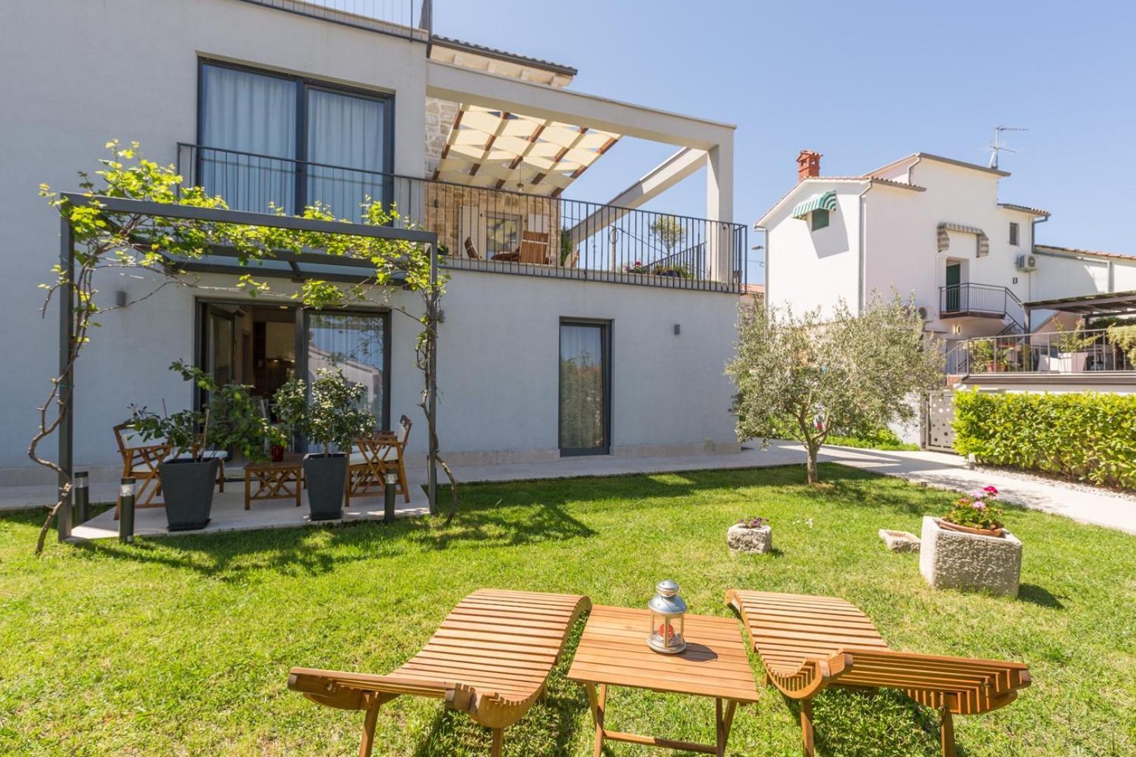 Appartamento Riva Garden Exclusive Funtana Esterno foto