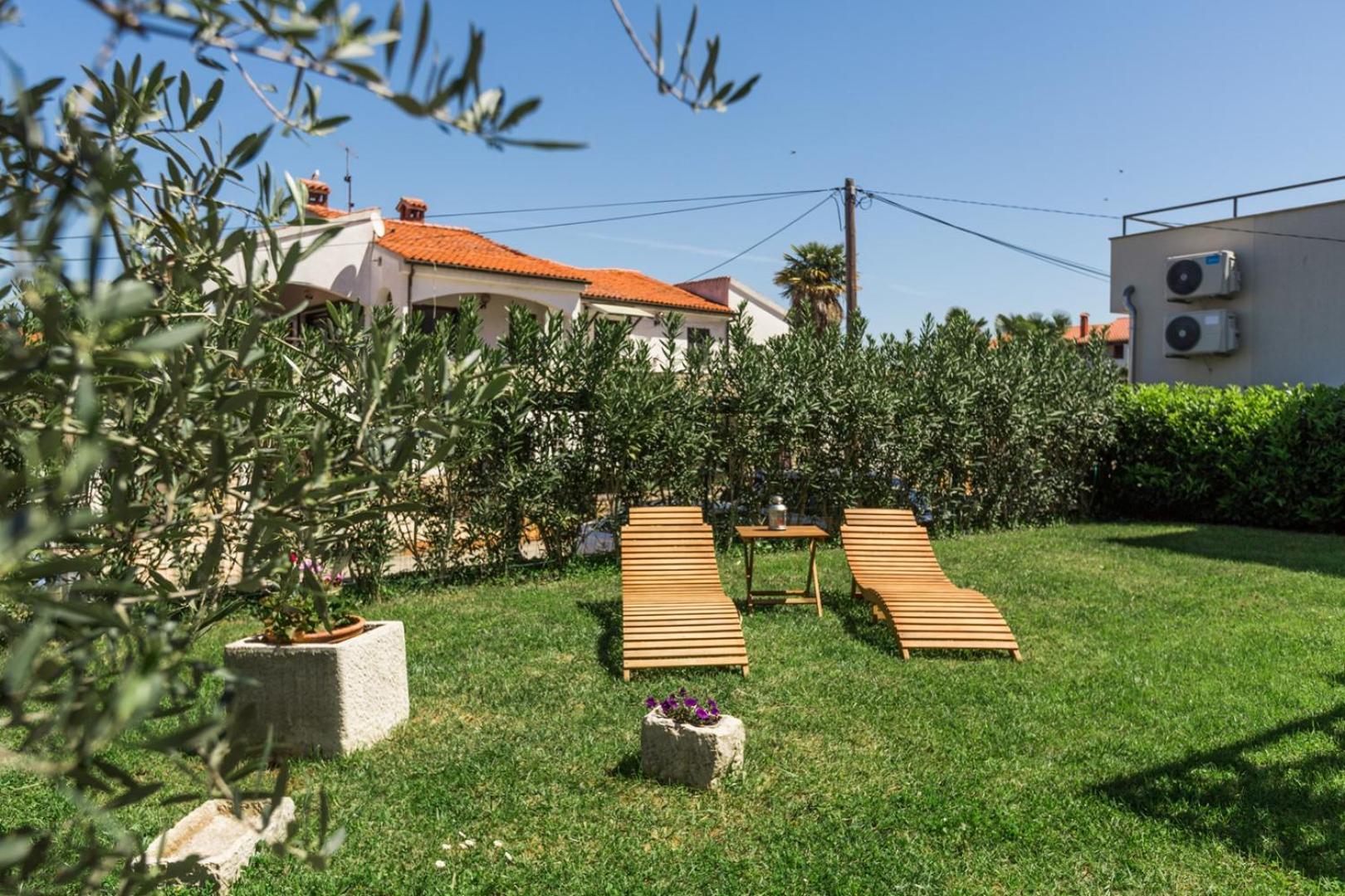 Appartamento Riva Garden Exclusive Funtana Esterno foto